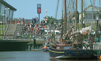 Freitreppe am Museumshafen