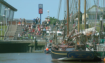 Freitreppe am Museumshafen